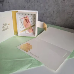 Kleine Buch-Box als Geldgeschenk, Gutscheingeschenk zu Weihnachten mit passender Glückwunschkarte,besondere Geschenkidee