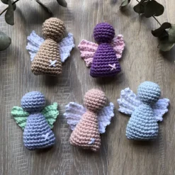 Kleine Gehäkelte Engel