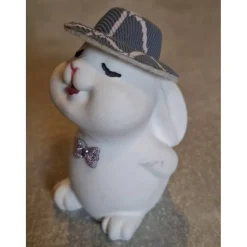 kleine Häschen aus Raysin mit Hut und Fliege - niedliche Dekoration