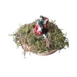 Kleine Krippe mit Moos und LED-Beleuchtung