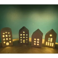 Kleine Lichthäuser aus Raysin in Pastell – Einzigartige Deko & sanftes Licht