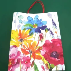 Kleine Papier Tragetasche mit bunten Blumen
