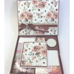 Kleine Wellnessbox, Handgemachte Geschenkverpackung aus Tonkarton mit Badesalz, Schokolade & Grußkärtchen