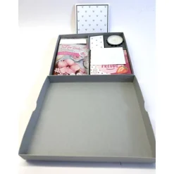 Kleine Wellnessbox, Handgemachte Geschenkverpackung aus Tonkarton mit Badesalz, Schokolade & Grußkärtchen