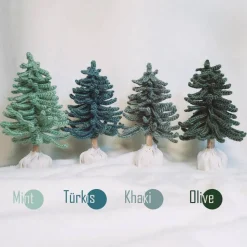 Kleiner gehäkelter Weihnachtsbaum, Wohndeko