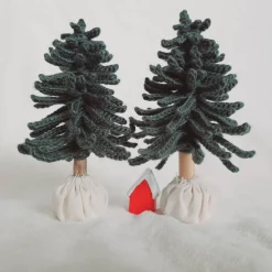 Kleiner gehäkelter Weihnachtsbaum, Wohndeko