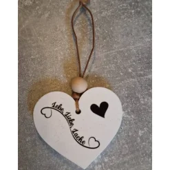 Kleiner Herzanhänger aus Raysin – Geschenkidee & Deko