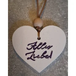 Kleiner Herzanhänger aus Raysin – Geschenkidee & Deko