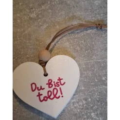 Kleiner Herzanhänger aus Raysin – Geschenkidee & Deko