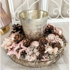 kleines Adventsgesteck mit Windlicht Glas in rosa mit Trockenblumen