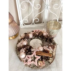 kleines Adventsgesteck mit Windlicht Glas in rosa mit Trockenblumen