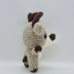 Kleines gehäkeltes Rentier zur Dekoration