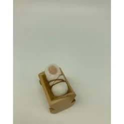 Kleines Jesuskind in der Krippe, Filzkrippe, Krippenfiguren aus Wollfilz