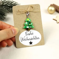 Kleines Weihnachtsgeschenk – Glas Tannenbaum Anhänger mit Karabiner auf Karte