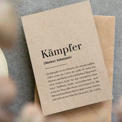 Kämpfer Definition Karte für Männer – Personalisierbare Mutmacher Karte aus Kraftpapier bei Krankheit & Krise | A6 Postkarte als Geschenk