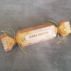 Knallbonbon-Schachtel ~ Text: Schönen Geburtstag ~ ca. 13 x 3 cm (befüllbar: ca. 8x3cm)