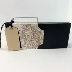 Koffer aus Karton – Handgemachte Geschenkverpackung für Urlaub, Reisegutschein oder Geldgeschenk (15x11x3,5cm)