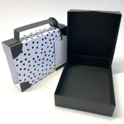 Koffer aus Karton – Handgemachte Geschenkverpackung für Urlaub, Reisegutschein oder Geldgeschenk (15x11x3,5cm)