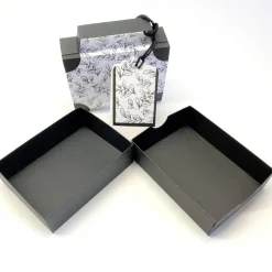 Koffer aus Karton – Handgemachte Geschenkverpackung für Urlaub, Reisegutschein oder Geldgeschenk (12x9x3,5cm)