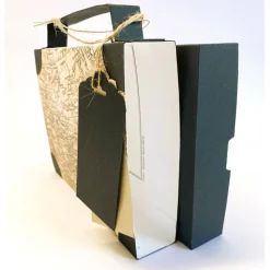 Koffer aus Karton – Handgemachte Geschenkverpackung für Urlaub, Reisegutschein oder Geldgeschenk (18x13,5x3,5cm)