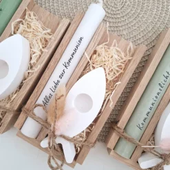 Kommunion Kommunionsgeschenk Kerzenhalter Fisch Geschenkset für Jungen und Mädchen Kommunionskerze Kerzenset Stabkerze