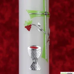 Kommunionkerze grün mit Kreuz, Kelch, und Weinrebe, handverziert, Kommunionkerze mit Namen und Datum, Kommunionkerze