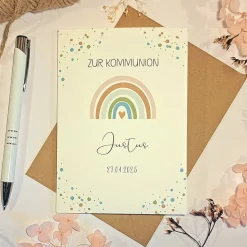 Kommunionskarte personalisiert für Jungen – Glückwunschkarte Erstkommunion mit Name & Datum – Regenbogen Design