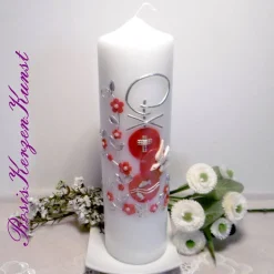 Kommunionskerze " Petrus-Kreuz " mit christlichen Symbolen und Blütenranke