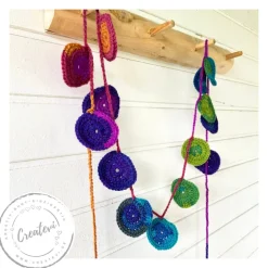 Konfetti Häkelgirlande bunt 180 cm – gehäkelte Wimpelkette Geburtstag Deko Farbverlauf handgemacht