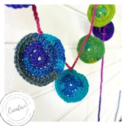 Konfetti Häkelgirlande bunt 180 cm – gehäkelte Wimpelkette Geburtstag Deko Farbverlauf handgemacht