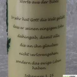 Konfirmationskerze in Elfenbein mit braunem Kreuz & Bibel – Optional mit Konfirmationsspruch