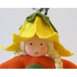 Kürbis Mädchen - Blumenkind - Jahreszeitentisch - Waldorf Art- Art.Nr. HE34