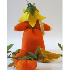 Kürbis Mädchen - Blumenkind - Jahreszeitentisch - Waldorf Art- Art.Nr. HE34