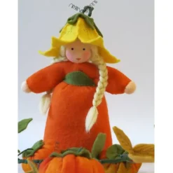 Kürbis Mädchen - Blumenkind - Jahreszeitentisch - Waldorf Art- Art.Nr. HE34