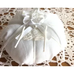 Kürbis Stoffkürbis Dekokürbis in weiß mit Satinrose genäht von Hobbyhaus