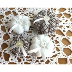 Kürbisse Stoffkürbisse Dekokürbisse 4er Set genäht in braun-beige-Caro und Creme