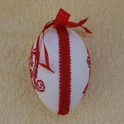Kreuzstich Osterei Handarbeit gestickt  religiöses Motiv   12cm, rot weiß,