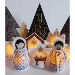 Krippenfiguren Heilige Familie Weihnachtsdeko X-Mas bestickte LED-Teelichtcover weißer Filz weihnachtliche Dekoration