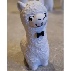 Lama aus Raysin mit Accessoires - niedliche Dekoration oder kleines Geschenk