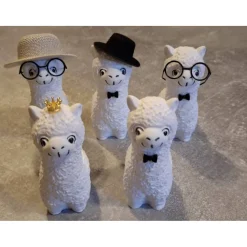 Lama aus Raysin mit Accessoires - niedliche Dekoration oder kleines Geschenk