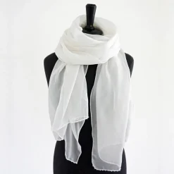 Langes Tuch aus Baumwolle und Seide mit Perlen bestickt