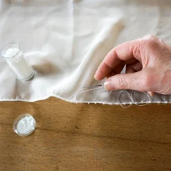 Langes Tuch aus Baumwolle und Seide mit Perlen bestickt