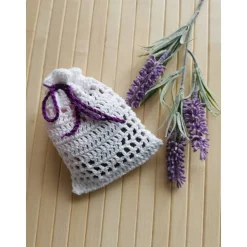 Lavendelsäckchen mit Lavendelblüten gehäkelt Gr. 12 x 9 cm