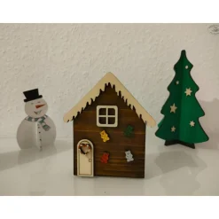 Lebkuchenhaus aus Holz / Wichtelhaus