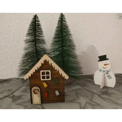 Lebkuchenhaus aus Holz / Wichtelhaus