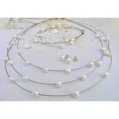 Leichter Hochzeitsschmuck, zierliches dreiteiliges Schmuckset, schwebende Perlen als Brautschmuck