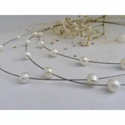 Leichter Hochzeitsschmuck, zierliches dreiteiliges Schmuckset, schwebende Perlen als Brautschmuck