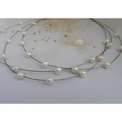 Leichter Hochzeitsschmuck, zierliches dreiteiliges Schmuckset, schwebende Perlen als Brautschmuck