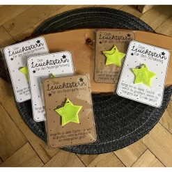 Leuchtstern Anhänger für Kinder, Reflektor & Geschenkidee für Kindergarten- und Schulkinder, Sicher unterwegs im Dunkeln