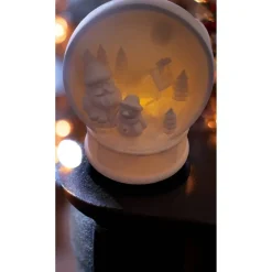 Lichterzauber im Winterwald: Exklusive 3D-gedruckte Schneekugel-Dekoration aus PLA – Nikolaus & Schneemann